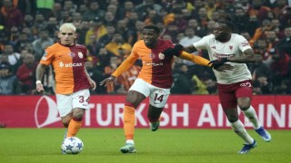 UEFA Şampiyonlar Ligi: Galatasaray: 1 - Manchester United: 2 (İlk yarı)