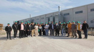 Üniversite öğrencilerine fabrika gezisi