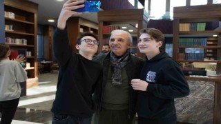 Üniversiteli gençlere aylık 750 TLlik destek