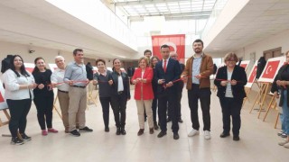 Üniversiteliler 100. yıla özel 100 Türk bayrağı dikti