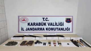 Uyuşturucu, tarihi eser ve silahla yakalandı