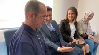 Vali Aygöl, Müge Anlıyı çok seven Oğuzhanı kırmayarak telefonla görüştürdü