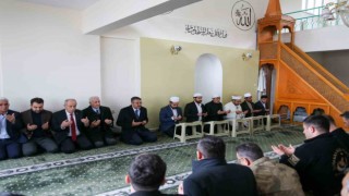 Vali Çelik, Şehit Korkmazın mevlit programına katıldı