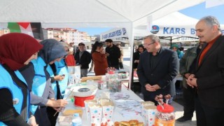 Vali Ziya Polat, hayır çarşısını gezdi