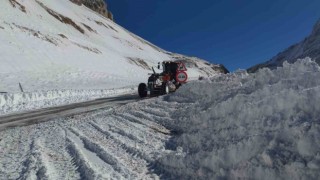 Van-Bahçesaray yolu ulaşıma açıldı