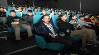 Van Büyükşehir Belediyesi öğrenciler için ücretsiz sinema projesi başlattı