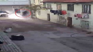 Video çekmek isterken canından oluyordu... Elektrik teli bomba gibi patladı