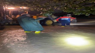 Yalovada su basan sitedeki 10 kişi kurtarıldı