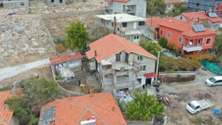 Yangında evi hasar gören ailenin evi onarıldı