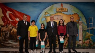 Yarışmada Dereceye Giren Öğrencilere Ödül Verildi