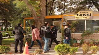Yaşlı adam taksi durağında ölü bulundu