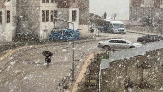 Yüksekovada yoğun kar yağışı başladı