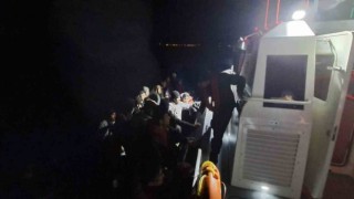 Yunan unsurlarınca ölüme terk edilen 49 kaçak göçmen kurtarıldı