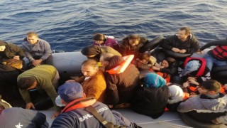 Yunanistanın geri ittiği 132 göçmen kurtarıldı