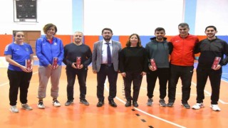 Yunusemre Belediyespordan antrenörlere Öğretmenler Günü kutlaması