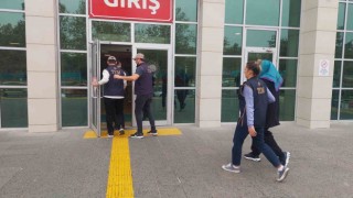 Yurt dışına kaçmaya çalışırken yakalandı
