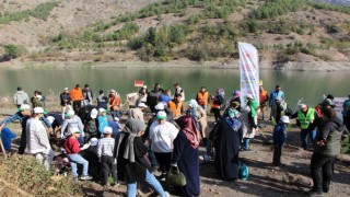 Ziyaret Göleti kıyısında ağaçlandırma ve çevre temizliği yapıldı