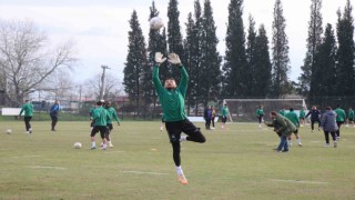 10 maçtır mağlup olmayan Sakaryaspor, ezeli rakibini yenmek için sahaya çıkacak