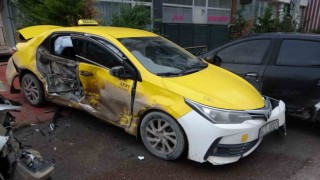 3 aracın karıştığı kazada 1 kişi yaralandı