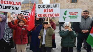 4 yaşındaki Hafsa Çakmak: “Filistindeki çocuklar bizim kardeşimizdir. Hiçbir yerde çocuklar ölmesin”