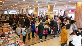 5. Alanya Kitap Fuarı ünlü konukları ile devam ediyor