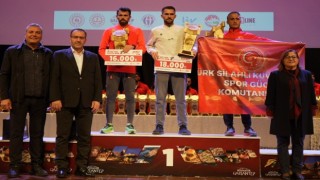 5. Gazi Yarı Maratonunda dereceye giren sporcular ödüllerini aldı