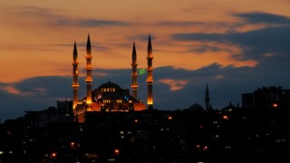 Abdulhamid Han Camisi ihtişamıyla dikkat çekiyor