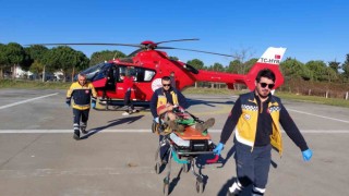 Acı haberi babasına haber vermeye giderken kazada yaralanan genç kız ambulans helikopterle hastaneye kaldırıldı