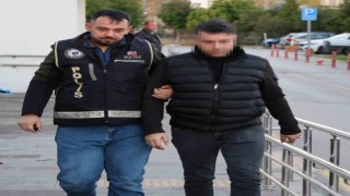Adana Büyükşehir Belediyesine yapılan operasyonda 10 kişi gözaltına alındı