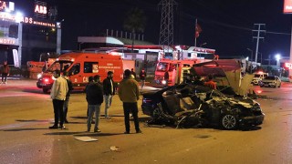 Adana’da kamyonetle otomobilin çarpışması sonucu 1 kişi öldü, 3 kişi yaralandı