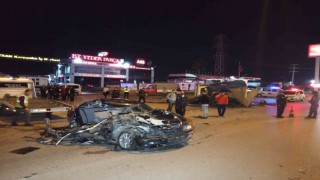 Adanada otomobil ile kamyonet çarpıştı: 1 ölü, 3 yaralı