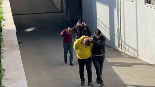 Adanada uyuşturucu sattığı öne sürülen 2 kişiden biri tutuklandı