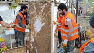 AFAD gönüllüleri selden etkilenen bölgelerde yaraları sarıyor