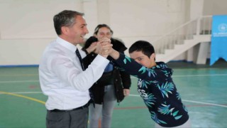 Ağrıda engelli öğrencilere moral günü