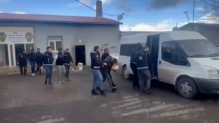 Ağrıda göçmen kaçakçılarına darbe: 4 gözaltı