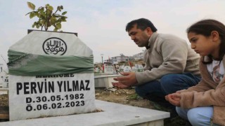 Ailesinden geriye kalan kızıyla, evlatlarının ve eşinin mezarını ziyaret eden acılı baba: “2023ü hiç unutmayacağız”