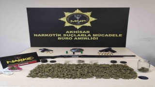 Akhisarda uyuşturucu operasyonu: 2 şüpheli tutuklandı