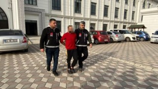 Akrabasını göğsünden bıçaklayarak öldüren zanlı tutuklandı