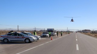 Aksaray jandarmadan Cayrokopter ile denetim