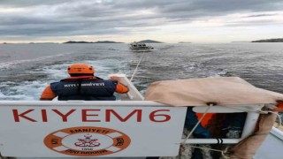 Akyarlar açıklarında arızalanan tekneyi KIYEM ekipleri kurtardı