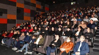 Alaşehirde Atatürk filmine büyük ilgi