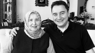 Ali Babacan’ın Annesi Hayatını Kaybetti