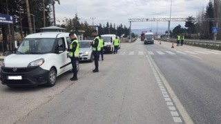 Amasyada jandarmadan trafik denetimi: Bir ayda 138 araç ve 28 sürücü trafikten men edildi