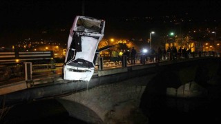 Amasyada otomobil köprüden Yeşilırmak Nehrine uçtu: 1 ölü