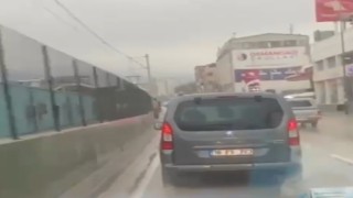 Ambulansa yol vermeyen trafik magandası kamerada