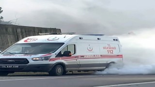 Ambulanstan çıkan esrarengiz duman paniğe neden oldu