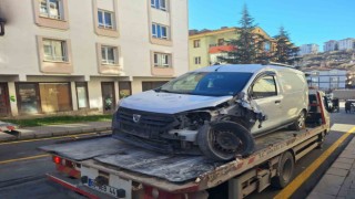 Ankarada asfalt silindiri yokuşta kayarak 7 araca çarptı