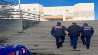 Ankarada göçmen kaçakçısı suçüstü yakalandı