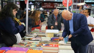 Antalya Kitap Fuarında müzikal söyleşi