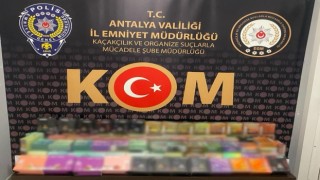 Antalyada kaçak sigara ve sahte alkol operasyonu